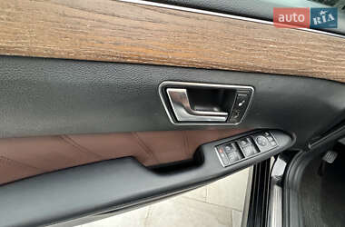 Седан Mercedes-Benz E-Class 2015 в 