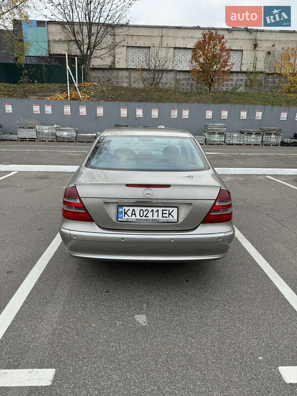 Седан Mercedes-Benz E-Class 2005 в Киеве