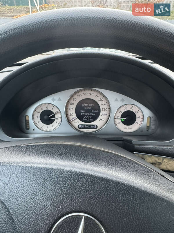 Седан Mercedes-Benz E-Class 2005 в Киеве