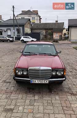 Седан Mercedes-Benz E-Class 1982 в Ровно