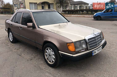 Седан Mercedes-Benz E-Class 1986 в Переяславі