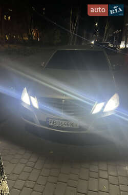 Седан Mercedes-Benz E-Class 2011 в Виннице