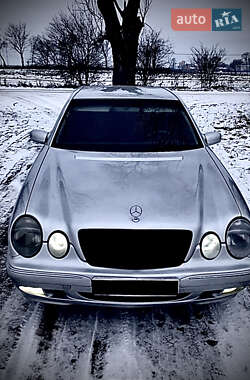 Седан Mercedes-Benz E-Class 2001 в Тернополе