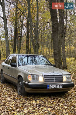 Седан Mercedes-Benz E-Class 1988 в 