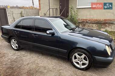 Седан Mercedes-Benz E-Class 2001 в Харкові