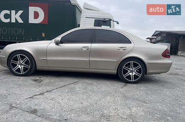 Седан Mercedes-Benz E-Class 2003 в Черновцах