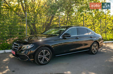 Седан Mercedes-Benz E-Class 2019 в Черновцах