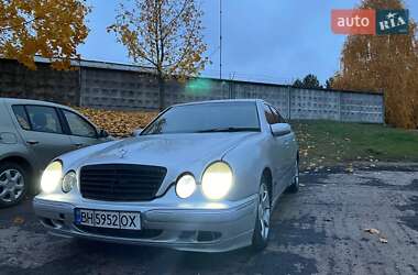 Седан Mercedes-Benz E-Class 2001 в Вараші