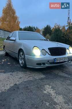 Седан Mercedes-Benz E-Class 2001 в Вараші