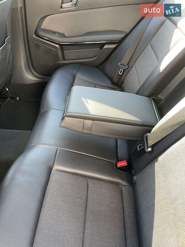 Седан Mercedes-Benz E-Class 2009 в Житомире