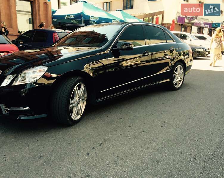 Седан Mercedes-Benz E-Class 2013 в Днепре