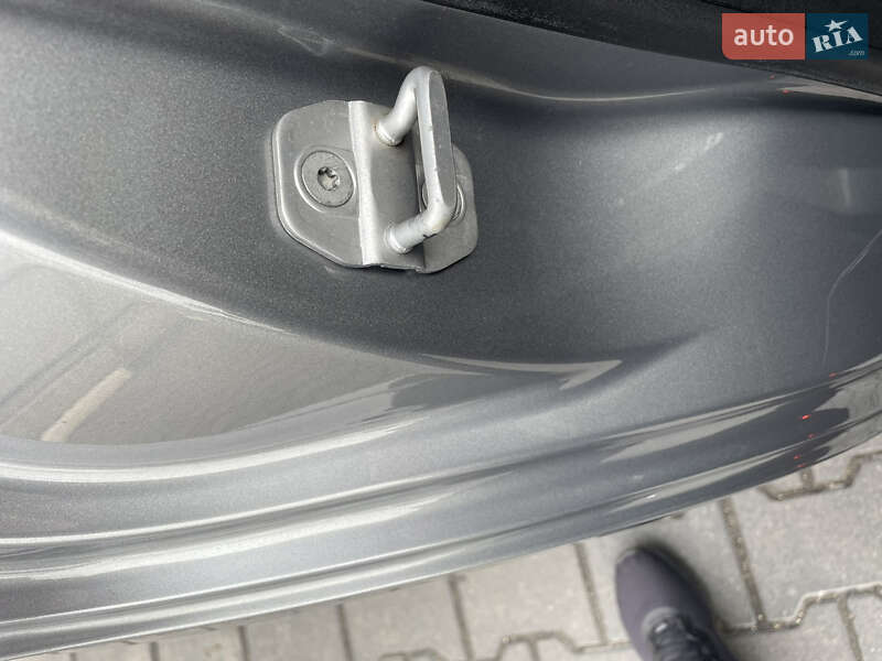 Седан Mercedes-Benz E-Class 2011 в Тернополе