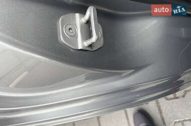 Седан Mercedes-Benz E-Class 2011 в 