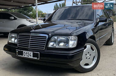 Седан Mercedes-Benz E-Class 1995 в Днепре