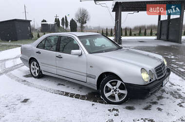 Седан Mercedes-Benz E-Class 1997 в Львове