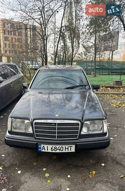 Седан Mercedes-Benz E-Class 1993 в Киеве