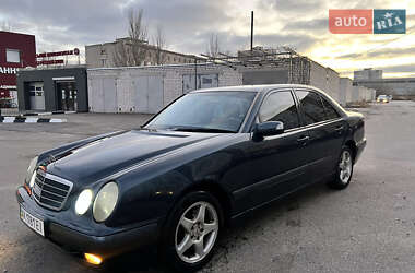 Седан Mercedes-Benz E-Class 2001 в Харькове