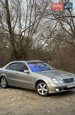 Седан Mercedes-Benz E-Class 2003 в Перечине