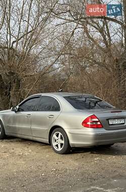 Седан Mercedes-Benz E-Class 2003 в Перечине