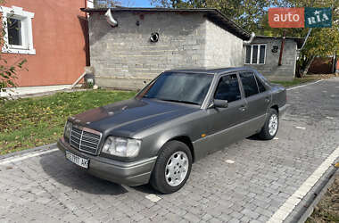 Седан Mercedes-Benz E-Class 1994 в Черновцах