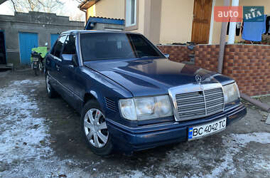 Седан Mercedes-Benz E-Class 1993 в Гощі