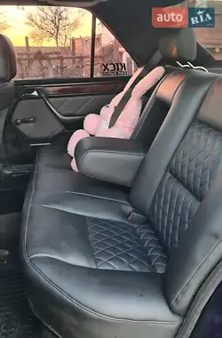 Mercedes-Benz E-Class 1987