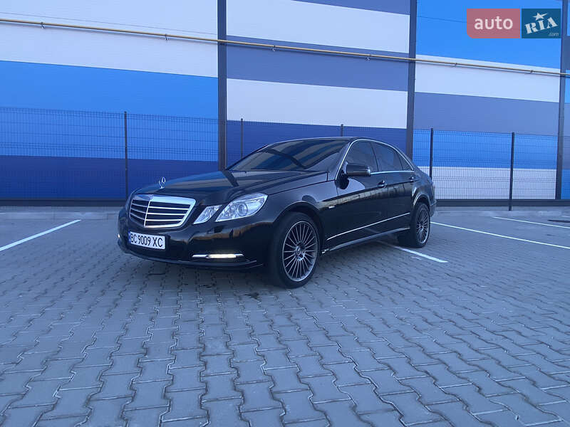 Седан Mercedes-Benz E-Class 2010 в Львове