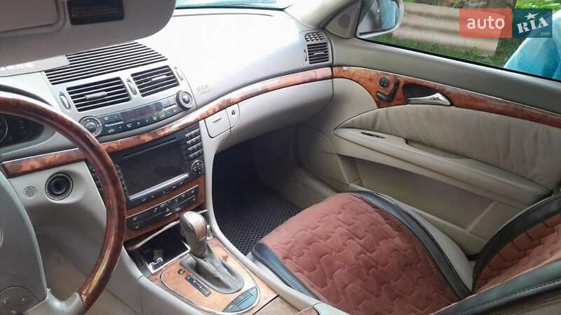 Седан Mercedes-Benz E-Class 2003 в Межгорье
