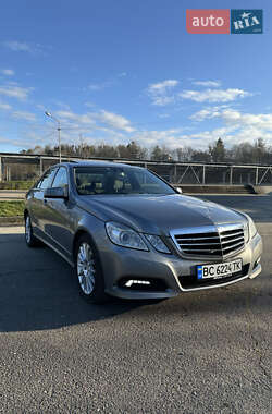 Седан Mercedes-Benz E-Class 2009 в Львове