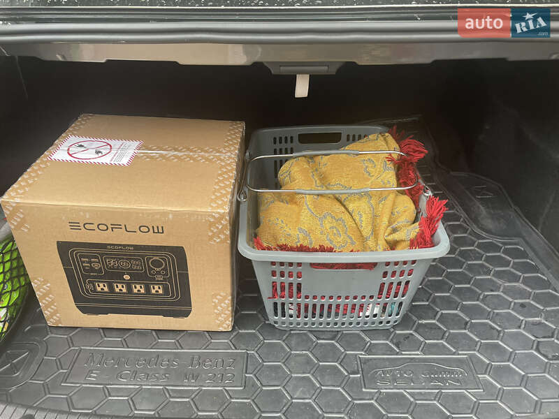 Седан Mercedes-Benz E-Class 2011 в Тернополе