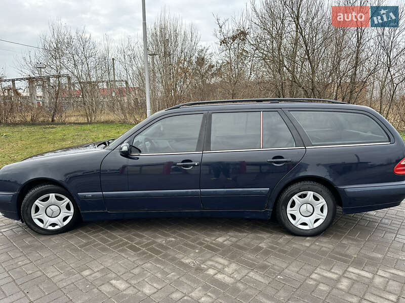 Универсал Mercedes-Benz E-Class 2001 в Нововолынске