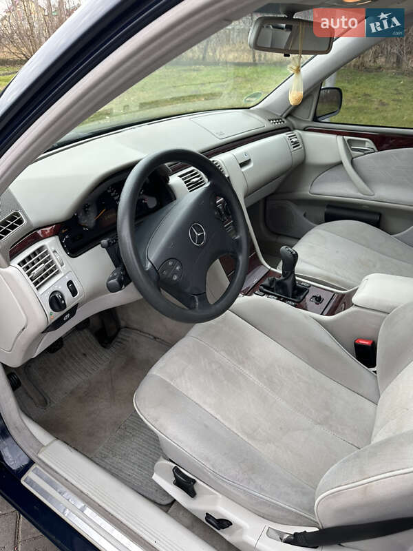 Универсал Mercedes-Benz E-Class 2001 в Нововолынске