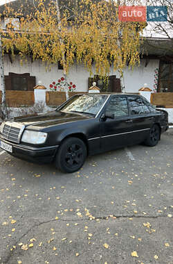 Седан Mercedes-Benz E-Class 1992 в Смеле