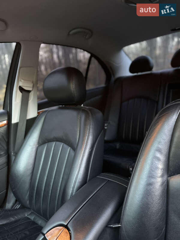 Седан Mercedes-Benz E-Class 2006 в Ильинцах