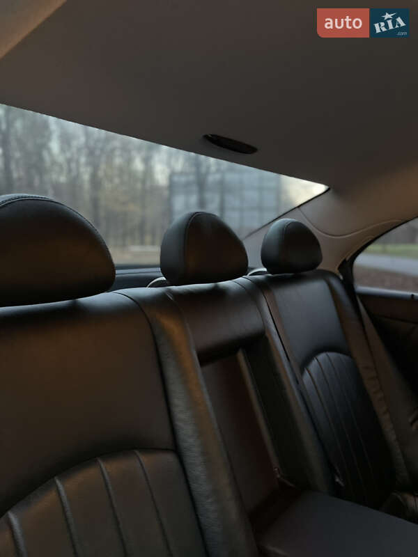 Седан Mercedes-Benz E-Class 2006 в Ильинцах