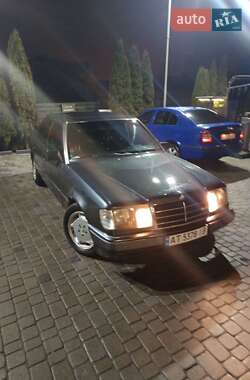 Седан Mercedes-Benz E-Class 1988 в Ивано-Франковске