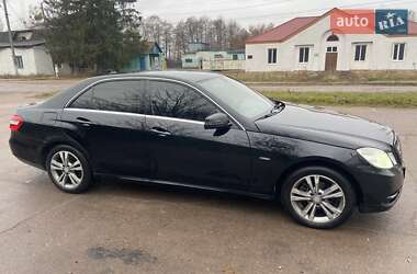 Седан Mercedes-Benz E-Class 2012 в Олевську