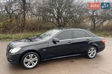 Седан Mercedes-Benz E-Class 2012 в Олевске