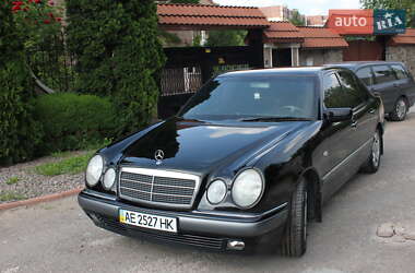 Седан Mercedes-Benz E-Class 1998 в Кривому Розі