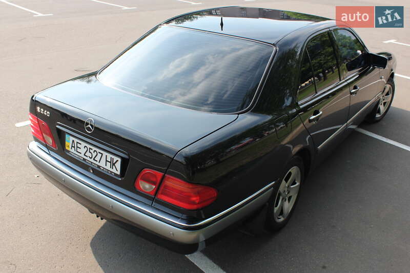 Седан Mercedes-Benz E-Class 1998 в Кривому Розі