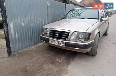 Седан Mercedes-Benz E-Class 1989 в Буську