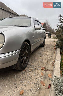 Седан Mercedes-Benz E-Class 1996 в 