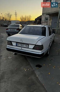 Седан Mercedes-Benz E-Class 1985 в Одессе