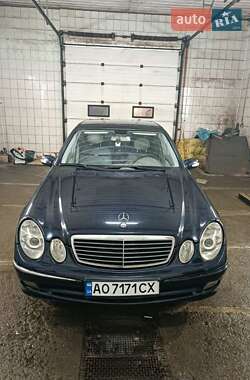 Седан Mercedes-Benz E-Class 2004 в Славському