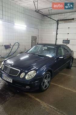 Седан Mercedes-Benz E-Class 2004 в Славському