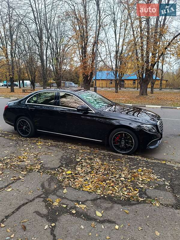Седан Mercedes-Benz E-Class 2018 в 