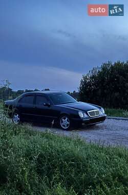 Седан Mercedes-Benz E-Class 2001 в Тернополе