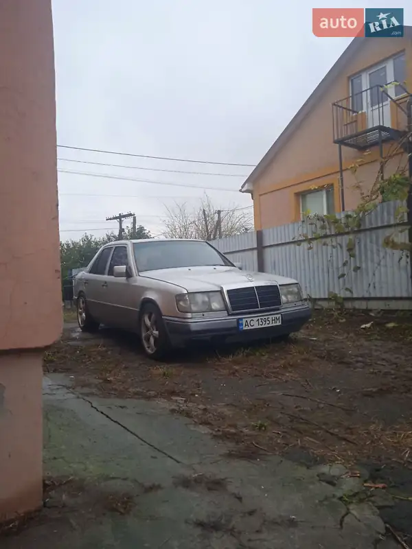 Mercedes-Benz E-Class 1991
