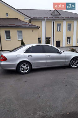 Седан Mercedes-Benz E-Class 2002 в Дніпрі