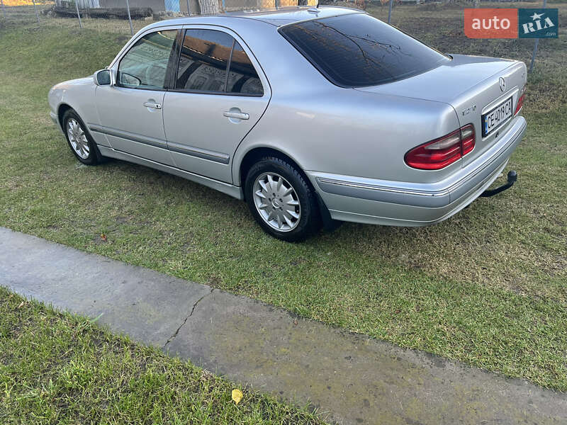 Седан Mercedes-Benz E-Class 1999 в Новоселиці